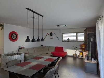 Moderne EG-Wohnung mit EBK und Garten in Zweifamilienhaus in Baar-Ebenhausen