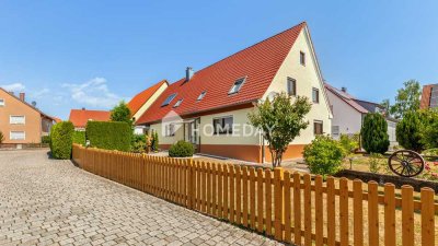 Historischer Charme trifft moderne Ausstattung: Großes EFH mit ca. 1.973 m² Grund & Nebengebäuden