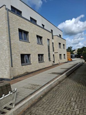 Barrierefreie WE im EG! 3 ZKB mit Terrasse ! Erstbezug!