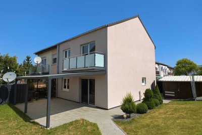 Modernisierte Doppelhaushälfte mit Garage und gepflegter Außenanlage, provisionsfrei