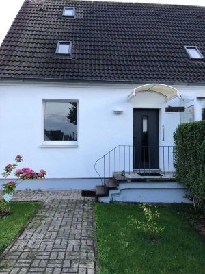 Erstbezug: Preiswerte 3-Zimmer-Doppelhaushälfte mit geh. Innenausstattung und EBK in Holzwickede