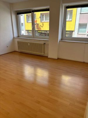 lichtdurchflutete 1-Zimmer Wohnung in der Duisburger Innenstadt