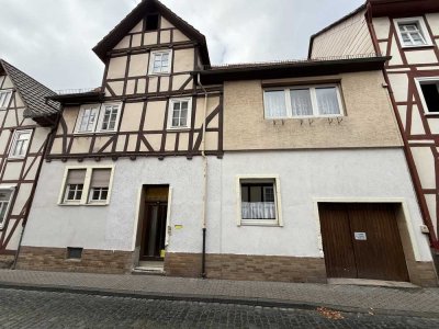 Einfamilien-Fachwerkreihenmittelhaus mit Freisitz, Balkon und Garage in der Altstadt von Eschwege