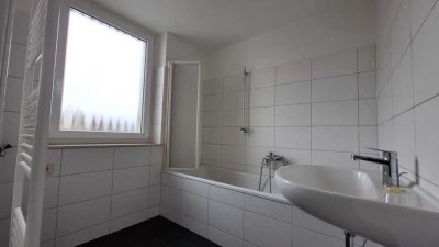 helle, attraktive und modernisierte 4-Raum-Wohnung mit Einbauküche in Holzminden Zentrum