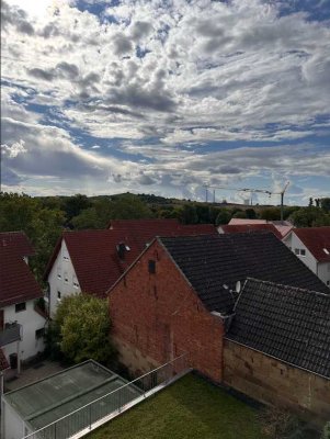 Helle 2,5-Zimmer Dachgeschosswohnung in Erlenbach