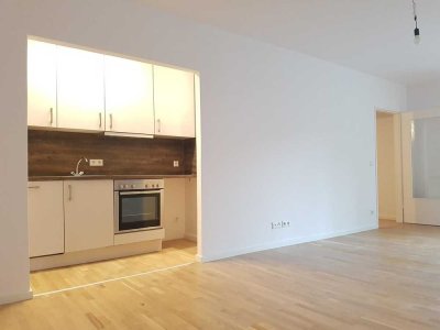 Helle Singelwohnung mit großem Balkon