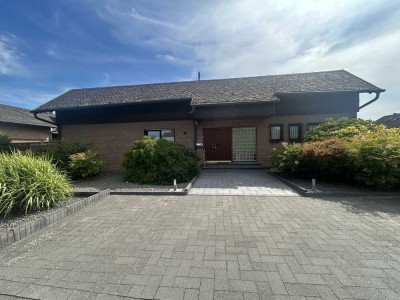 Geräumiges EFH mit Pool, Sauna und großem Garten in Elsdorf