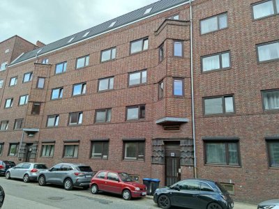 Ohne Makler - 3 Zimmer mit großer Küche - leerstehend - schöne Wohnung