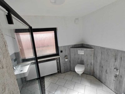 Schöne gepflegte 3 ZKB Wohnunung – Teilrenoviert – ab sofort frei!