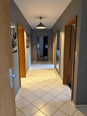 Gepflegte 4-Zimmer Wohnung mit Balkon in Ettlingen