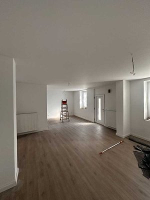 *** Frisch sanierte Erdgeschosswohnung in Herzen Altötting ***