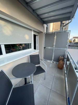 Schöne 2 ZKB-Wohnung mit Balkon und Loggia in Neustadt