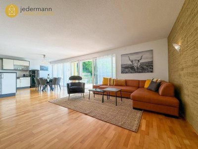 RÖTHIS: Stilvolle, sehr geräumige 3-Zimmer-Wohnung mit TG-Platz!