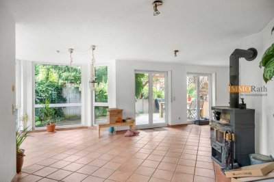 IMMORath.de - Großzügiges Einfamilienhaus mit Einliegerwohnung