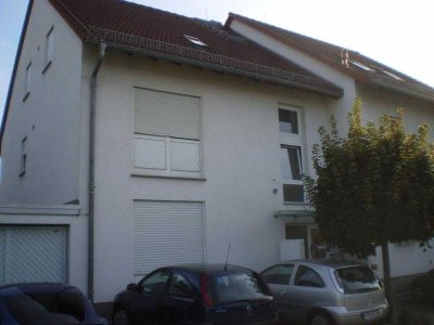 Moderne 3 ½ Zimmerwohnung, 91qm mit Balkon in kleiner Einheit