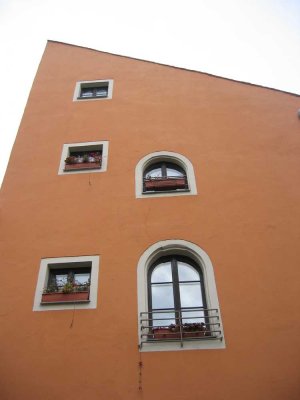 Kleiner Turm in der Regensburger Westnerwacht - Frisch renovierte Maisonette-Wohnung