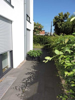 barrierefreie Wohnung im Erdgeschoß mit kleinem Garten