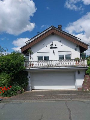 Vielseitiges Reiheneckhaus mit 2 Wintergärten in zentraler Lage