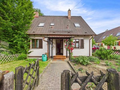 Viel Potenzial in ruhiger Lage – Doppelhaushälfte mit Garten und Garage