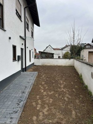 Neubau 50 qm EG - Wohnung mit 70qm Garten in Kronau