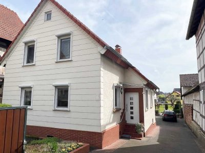 Charmantes 1-FH mit zusätzlichem Baugrundstück in zentraler Ortslage von Rothenbergen