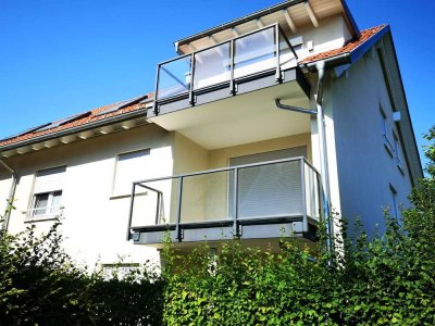 Sofort beziehbare, neuwertige 2-Zi.-OG-Whg. mit großem Balkon, EBK, TG-Platz und Stellplatz