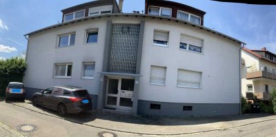 Schöne 3,5-Zimmer-Dachgeschosswohnung mit Balkon und Einbauküche in Ettlingen