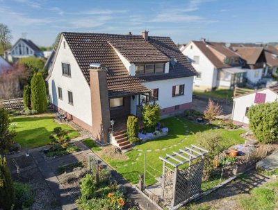 Bezugsfreies Zweifamilienhaus: 4-Zimmerwohnung im Erdgeschoss und 3-Zimmerwohnung im Dachgeschoss!