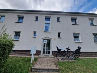 Bezugsfreie 4-Zimmer Wohnung im 1. OG in Zwenkau - Provisionsfrei