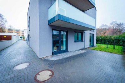 Barrierefrei - Moderne 4-Zimmer-Wohnung mit Garten + Einbauküche + 1 großem Stellplatz