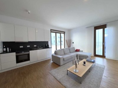 Parkend Moderne Drei-Zimmer-Penthouse-Wohnung im Europa Viertel