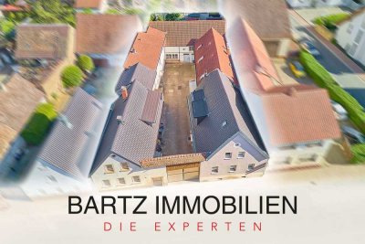 Ehemaliges Landgut unterteilt in 4 Wohneinheiten, tollem Außenbereich & viel Gestaltungspotenzial