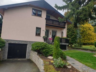 Gepflegtes Einfamilienhaus mit 8 Zimmern in Meerane