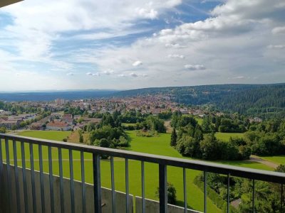 1 Zimmer-Wohnung mit Balkon im 15. OG eines Apartmenthauses mit Panoramablick auf Freudenstadt.
