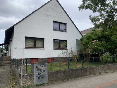 Zweifamilienhaus in Hannover Lahe mit Garten