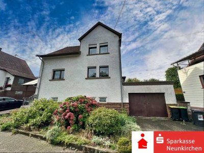 Solides Einfamilienhaus mit Potenzial in ruhiger Lage