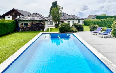 Repräsentatives Anwesen mit Pool und Baugrundstück - VON PRIVAT