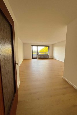 Erstbezug nach Sanierung und Einbauküche: Ansprechende 4-Zimmer-Wohnung mit geh. Innenausstattung