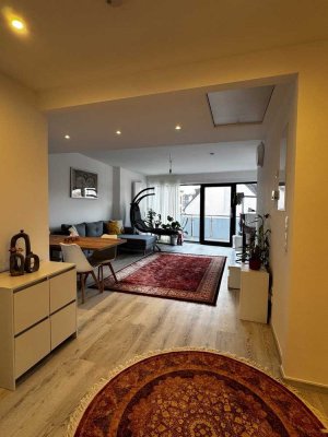 Luxuriöse 2-Zimmer-Wohnung mit Balkon & privatem Aufzug in Aachen Innenstadt