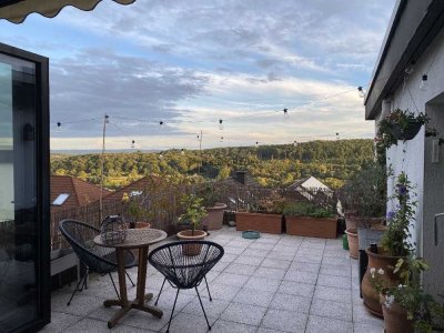 Lichtdurchflutete, modernisierte 5-Zimmerwohnung mit toller Terrasse mit Ausblick