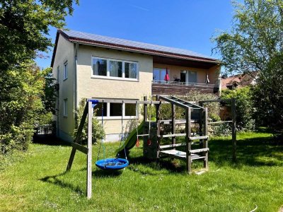 Selbstbezug trifft Stadtoase – modernisiertes ZFH mit Balkon, PV-Anlage und Gartenidylle in Top-Lage