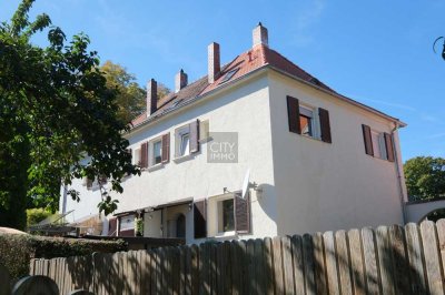 Kleines charmantes Reiheneckhaus mit Garten für max. 3 Personen – Bezugsfrei in Nürnberg-Werderau