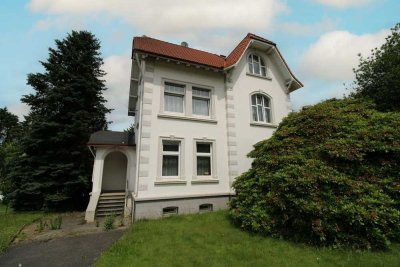 Absolute Rarität - Altbauvilla mit viel Gestaltungspotenzial und 1200m² Grundstück in Burscheid