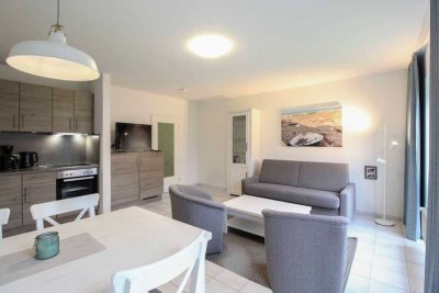 Ostseeglück nur ca. 300 m zum Strand: Top ausgestattete 2-Zimmer-Wohnung mit Balkon und Stellplatz