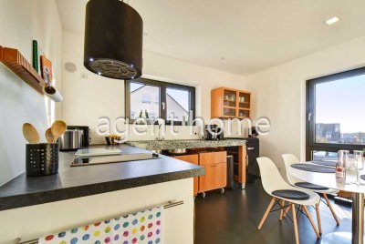 MÖBLIERT - CLASSIC LIVING - Schöne Wohnung mit PKW-Stellplatz