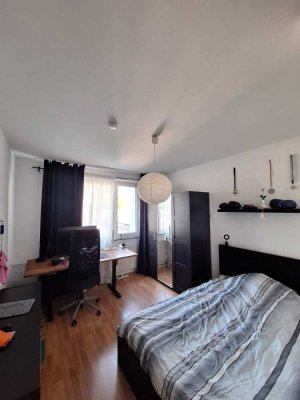 Zentrale 3 Zimmer Wohnung (WG geeignet)