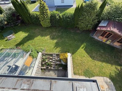 Großzügige 4-Zimmer Wohnung im EFH. 1.OG, mit Einbauküche+ große Terrasse + 2 Balkone + Internet