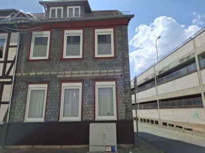 Kleines sanierungsbedürftiges, denkmalgeschütztes Reihenendhaus in der Stadtmitte von Einbeck