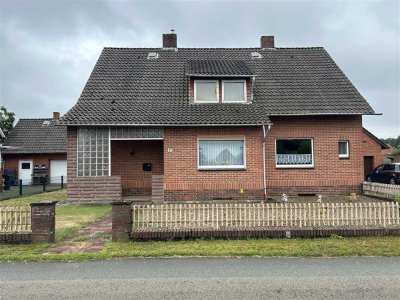 Solides Einfamilienhaus mit Garage, Nebengebäude und viel Raum zur Entfaltung