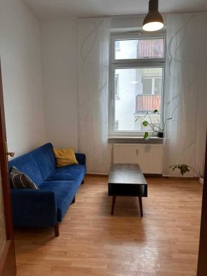 Vollmöbelierte, sehr gut gelegene,  2-Zimmer-Altbauwohnung mit EBK in Sachsenhausen